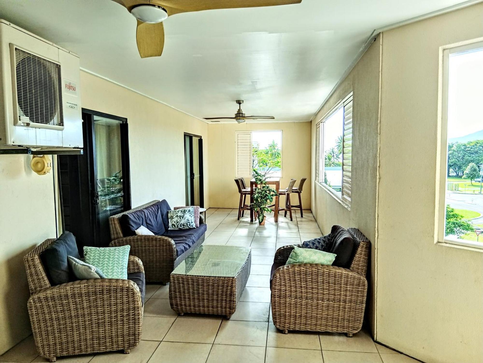 Cairns Edge Apartments Tennis Hockey Tobruk Pool A Walk Away Apartment *